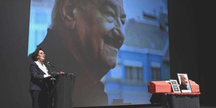 Türk sinemasının usta ismi, senarist Safa Önal, dün son seyahatine uğurlandı: ‘İstanbul beyefendisi’ne veda