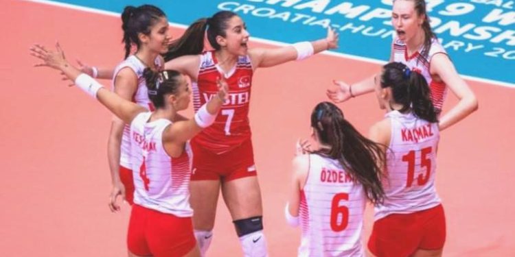 Türkiye U19 Ulusal Voleybol Kadrosu son 16 tipine yükseldi