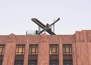 Twitter binasına yerleştirilen müsaadesiz X tabelası için ödeme yapılacak