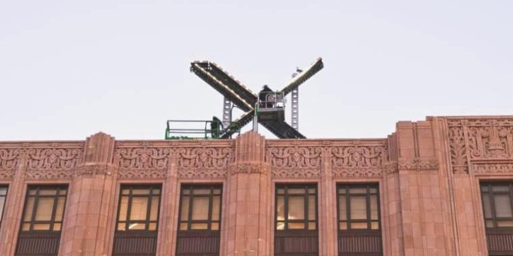 Twitter binasına yerleştirilen müsaadesiz X tabelası için ödeme yapılacak