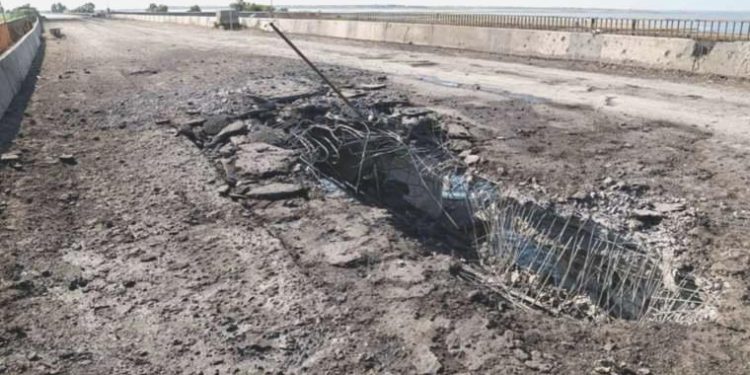 Ukrayna, Çonhar ve Geniçesk köprülerini vurduğunu doğruladı