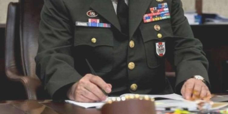 Yeni Şafak müellifinden dikkat çeken yazı: Arşivlerde ‘temizlik’ daveti yaptı!