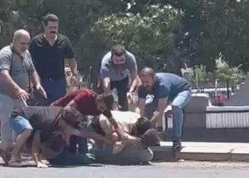 Yol ortasında tekme tokatlı ‘kaza’ hengamesi