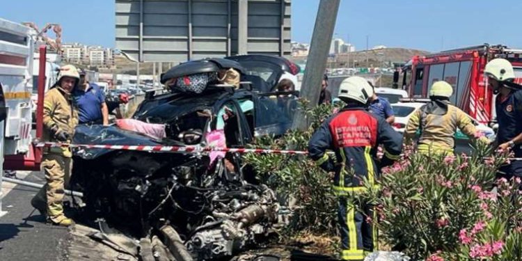 Yurtdışından gelmişlerdi… Feci kazada meyyit ve yaralılar var!