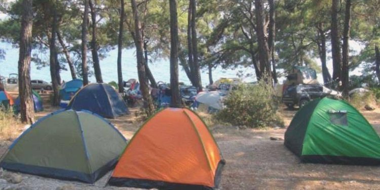 Yurttaş tatili çadırda geçirdi