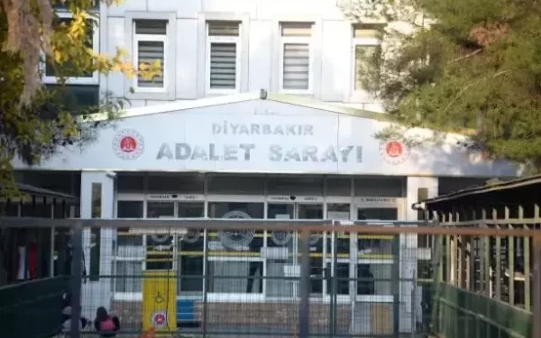 “TOKİ’den kurasız ev” vaadiyle annesi dahil 33 kişiyi dolandırdı