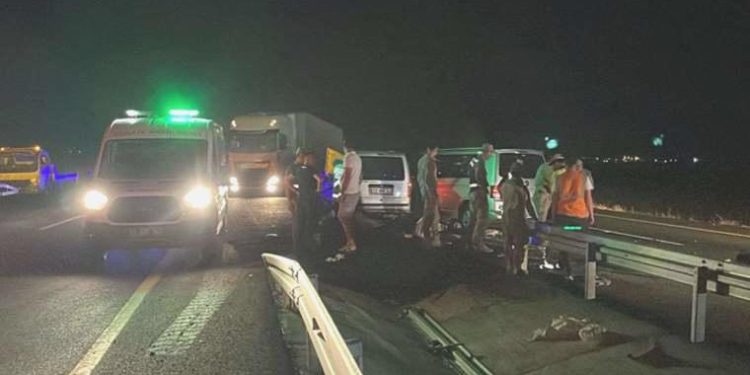 3 kişinin öldüğü kazada acı ayrıntı… Yardıma giden kuzenler hayatını kaybetti!