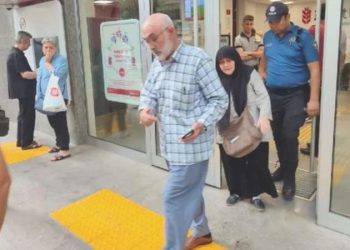 50 bin lira dolandırılmaktan kıl hissesi kurtuldu: Banka vazifelileri ikna edemedi