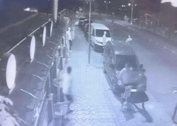 5,3’lük sarsıntının akabinde panik anları… Anbean kameralara yansıdı