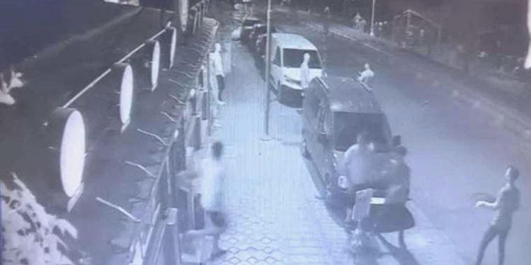 5,3’lük sarsıntının akabinde panik anları… Anbean kameralara yansıdı