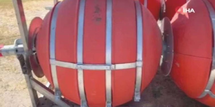 ABD-Meksika sonuna testereli şamandıralar yerleştirildi