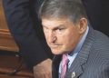ABD’de Demokrat Senatör Manchin, partisinden ayrılmayı düşünüyor
