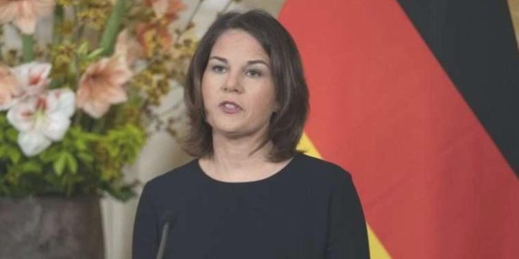 Almanya Dışişleri Bakanı Baerbock’u taşıyan uçak acil iniş yaptı