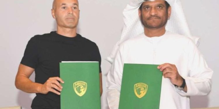 Andres Iniesta Emirates Club’a imzayı attı