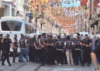 AYM kararına karşın… Cumartesi Anneleri’ne tekrar müdahale, tekrar gözaltı!