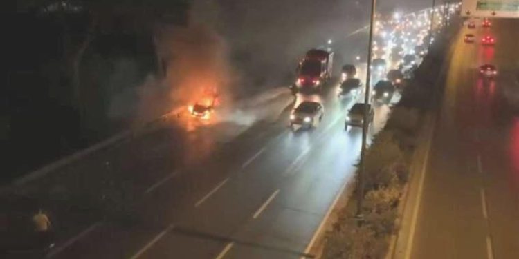 Bağcılar TEM Otoyolu’nda panik anları! Anbean kaydedildi…