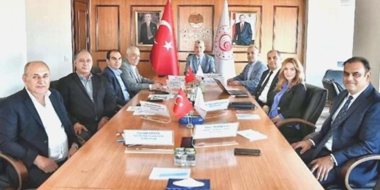 Bakan Bolat, süt ve süt eserleri bölüm temsilcileriyle bir ortaya geldi