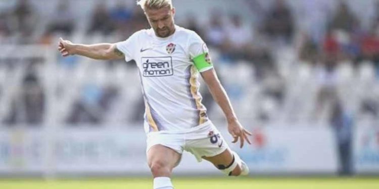 Caner Erkin attı, Arda Turan galibiyetle başladı!