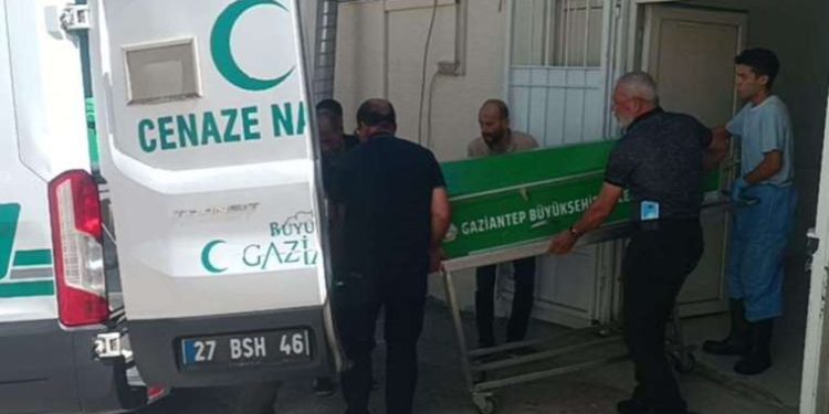 Çocukların hengamesine büyükler karıştı: 1 meyyit, 3 yaralı