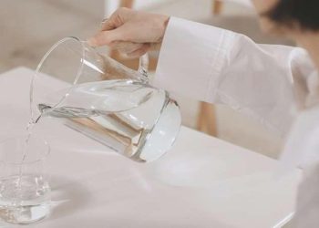 Çok sıcaklara karşı su, süt, zerzevat ve meyve tüketin önerisi