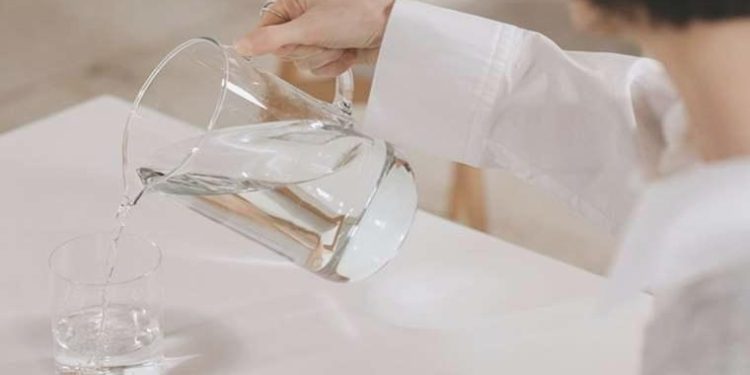 Çok sıcaklara karşı su, süt, zerzevat ve meyve tüketin önerisi