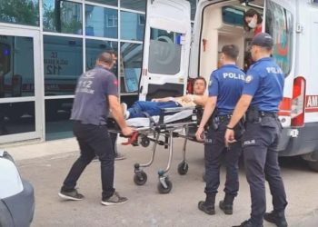 Dehşet anları… Gebze Adliyesi önünde bir yurttaş kendini ateşe verdi!