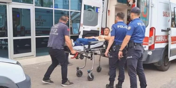 Dehşet anları… Gebze Adliyesi önünde bir yurttaş kendini ateşe verdi!