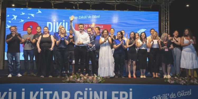 Dikili kitabın kalbi oldu