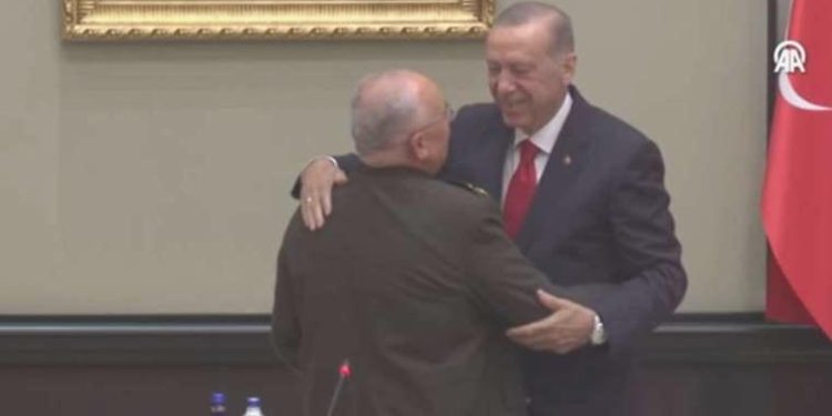 Erdoğan’ın karşısında gözyaşlarını tutamadı: ‘Bir subayın gelebileceği en üst düzeye geldim’