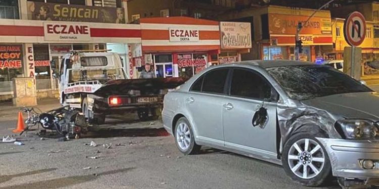 Erzurum’da motosiklet ile araba çarpıştı: 1 meyyit, 1 ağır yaralı!