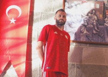 Erzurumspor’dan Cumhuriyetin 100. yılına özel forma!