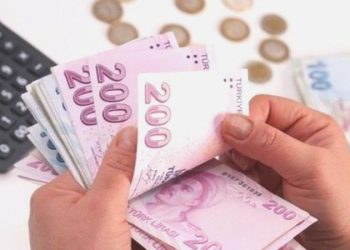 EYT’li olup emekli olamayanlar dikkat! SGK uzmanı Özgür Erdursun dikkat etmesi gerekenleri sıraladı