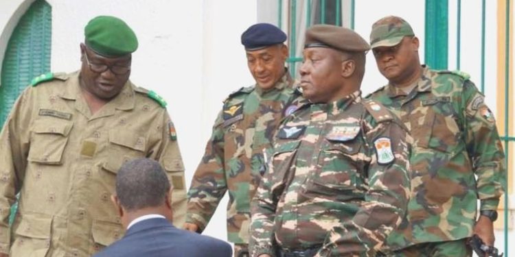 Fildişi Kıyısı: ECOWAS, Nijer için müdahale onayı aldı