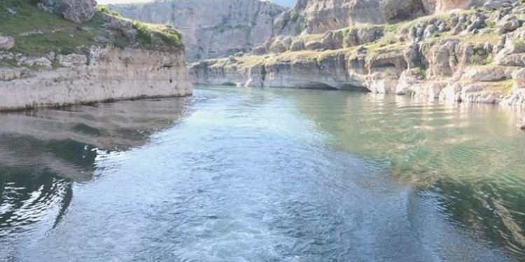Fırat Nehri’nde boğulan baba ve oğlunun cansız vücuduna ulaşıldı