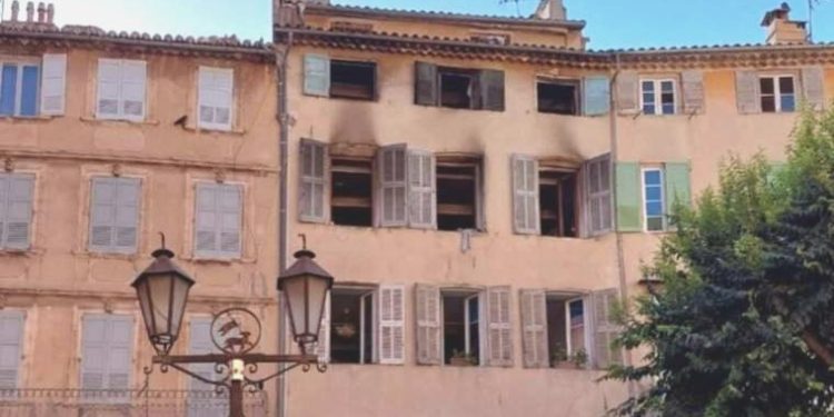 Fransa’da 5 katlı bina yandı: 3 meyyit 21 yaralı