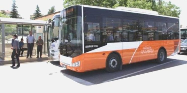 Gaziantep’te 65 yaş üstü fiyatsız toplu taşıma kartları iptal mi edildi? Gaziantep 65 yaş üzeri toplu taşımaya fiyat mi ödeyecek? Gaziantep toplu taşıma fiyatları…