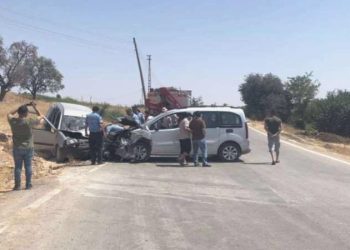 Gaziantep’te iki hafif ticari araç çarpıştı: 1 meyyit, çok sayıda yaralı!