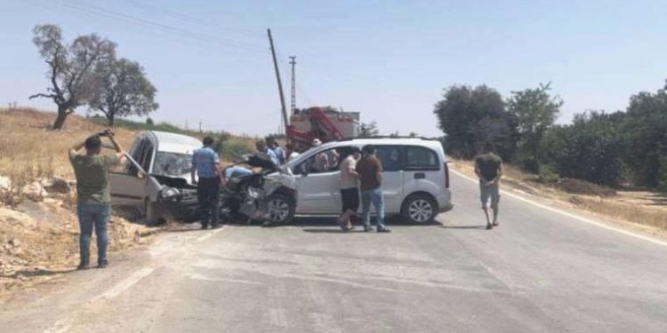 Gaziantep’te iki hafif ticari araç çarpıştı: 1 meyyit, çok sayıda yaralı!
