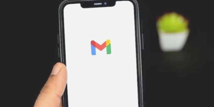 Gmail uygulamasında 100 lisana kadar desteklenen çeviri özelliği