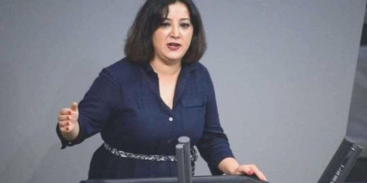 Gökay Akbulut kimdir, nereli, kaç yaşında? Alman milletvekili Gökay Akbulut neden tutuklandı?