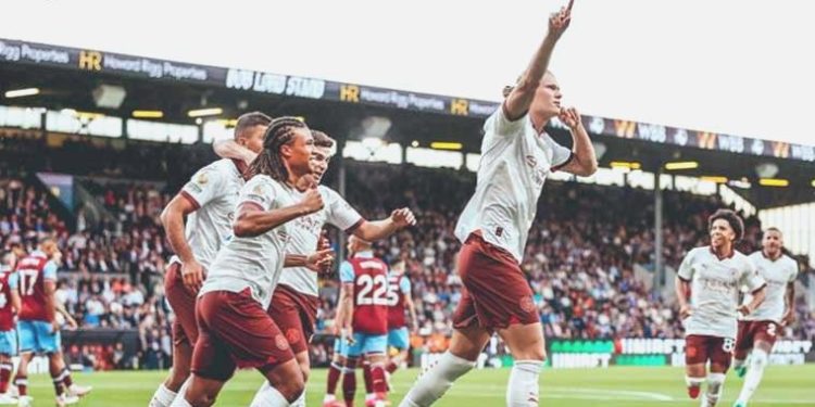 Haaland yıldızlaştı Manchester City galibiyetle başladı