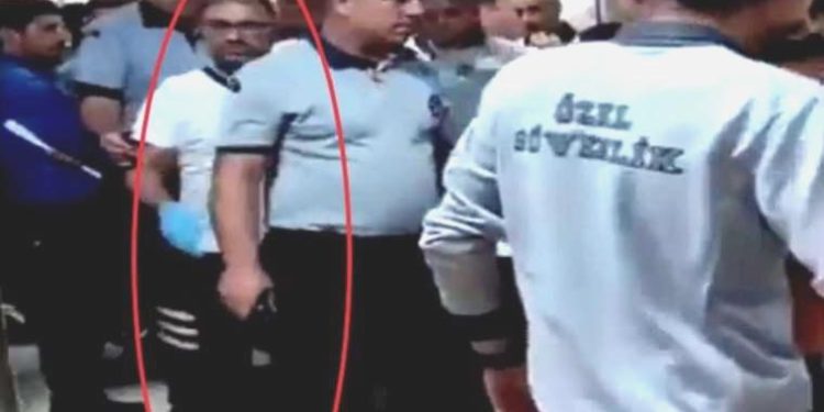 Hastanedeki tek göz hekimi odasından lakin özel güvenlik eşliğinde çıkabildi