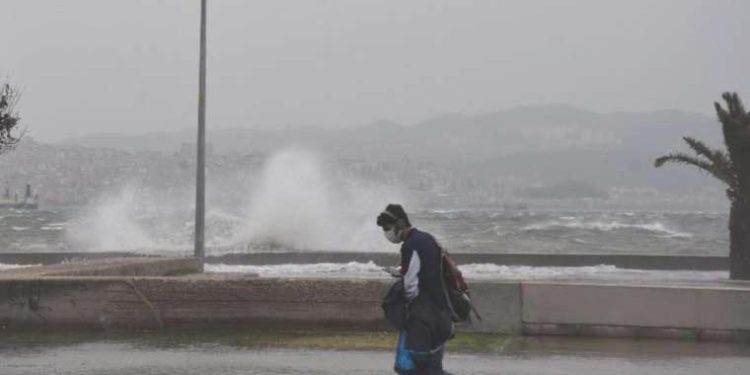 İstanbul Valiliği’nden kuvvetli fırtına uyarısı