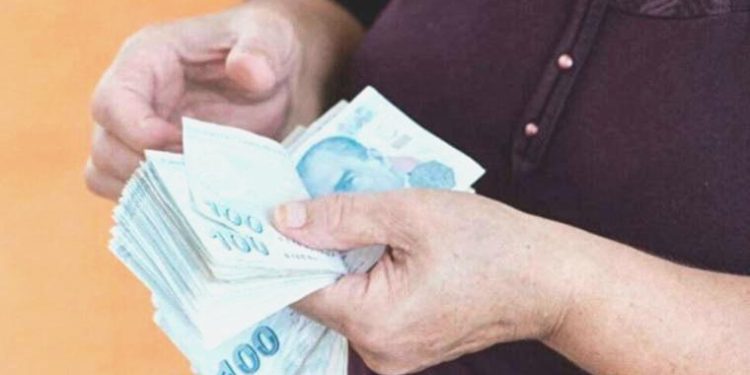 İstanbul’da iki emekli maaşı bir daire kirasına yetmiyor