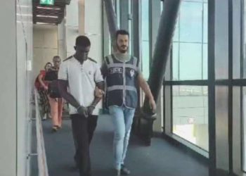 Kendilerini Amerikan askeri olarak tanıtan ‘Vuvuzela’ çetesine operasyon: 12 gözaltı