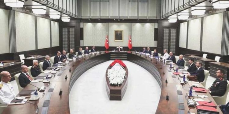 Kritik MGK toplantısı bugün: 2 kumandan son kere katılacak