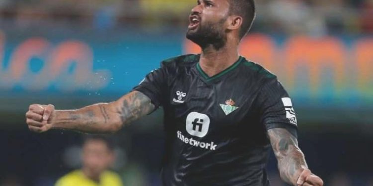 La Liga’da Real Betis, Villarreal’i son anda devirdi