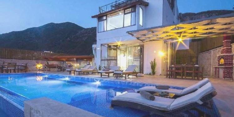 Lüks tatil tecrübesini orijinal bir boyuta taşıyan özel villalar