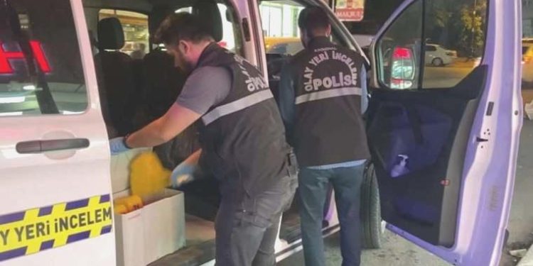 Maltepe’de monopol bayiye kurşun yağdırdı: 3 yaralı