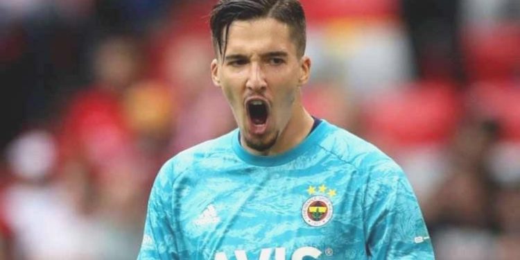 Manchester United’dan Altay’a yeni teklif!